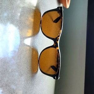Ray Ban Wayfarers tortoise shell unisex